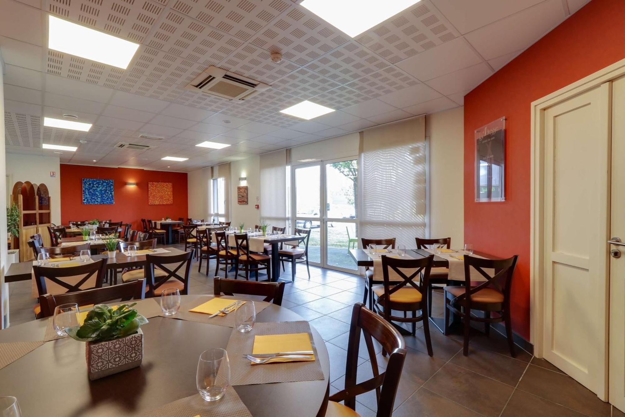 Brit Hotel Saint-Meen-Le-Grand En Broceliande Ngoại thất bức ảnh