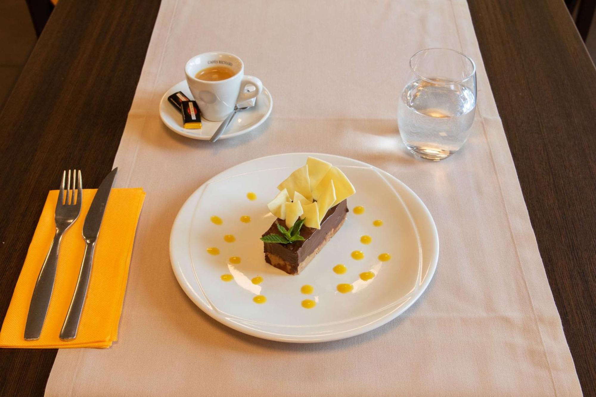Brit Hotel Saint-Meen-Le-Grand En Broceliande Ngoại thất bức ảnh
