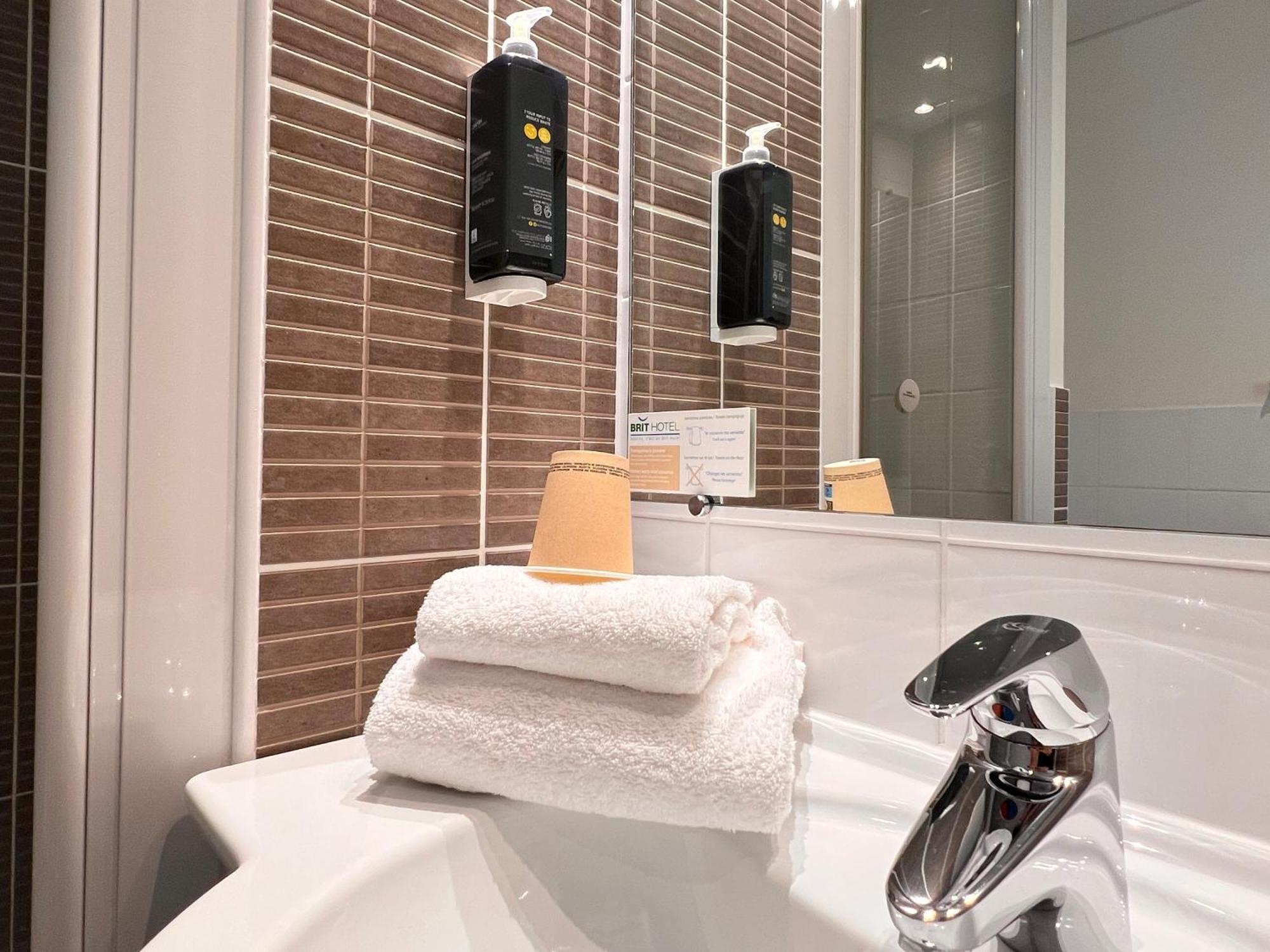 Brit Hotel Saint-Meen-Le-Grand En Broceliande Ngoại thất bức ảnh