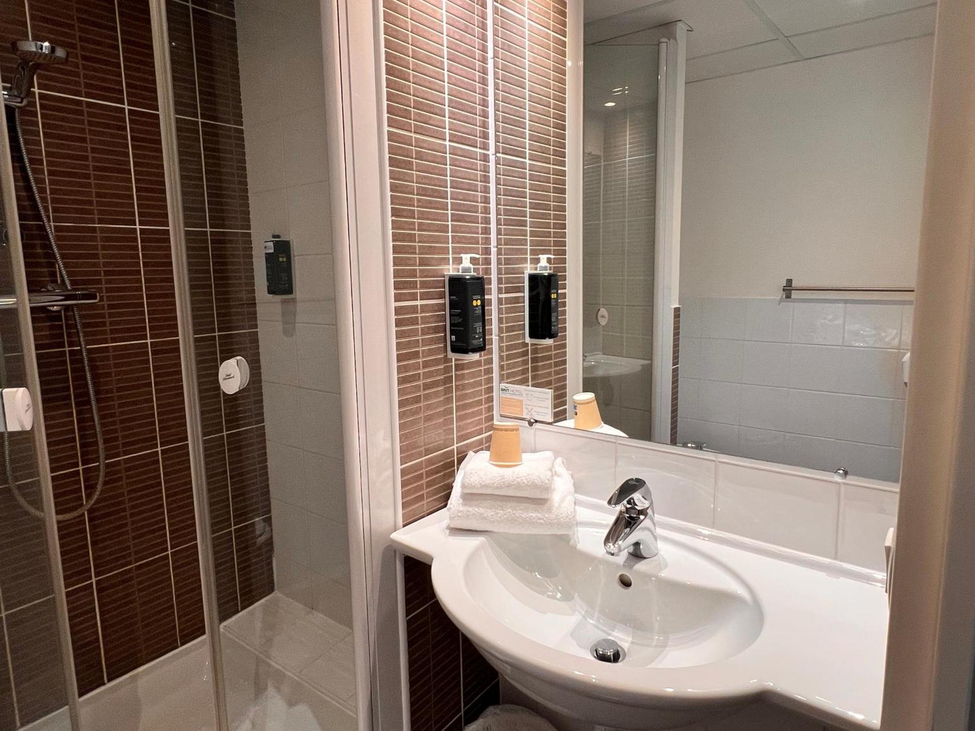 Brit Hotel Saint-Meen-Le-Grand En Broceliande Ngoại thất bức ảnh